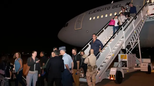 Españoles procedentes de Tel Aviv aterrizan en Torrejón de Ardoz