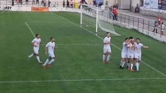 El Andorra celebra el gol de penalti ante el Mallén