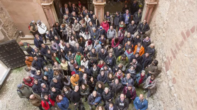 Fotografía cenital de algunos de los alumnos inscritos en el curso de Albarracín.