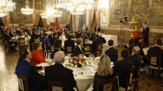 Almuerzo con ocasión de la jura de la Constitución Española de Su Alteza Real la Princesa de Asturias en el Comedor de Gala del Palacio Real de Madrid.