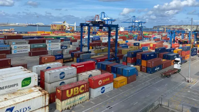 Las mercancías procedentes de las empresas aragonesas tienen un aliado esencial en Puerto de Bilbao.