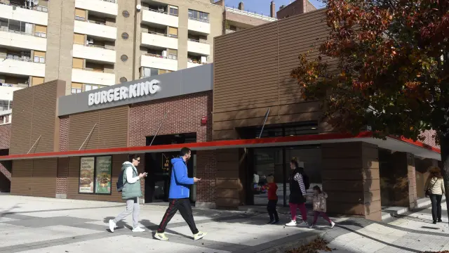 La presunta agresión sexual se produjo en este establecimiento de comida rápida de la cadena Burger King de Huesca.