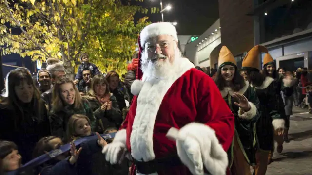 Papá Noel visita Zaragoza en diciembre en un 'tour' navideño que le llevará a varios lugares.