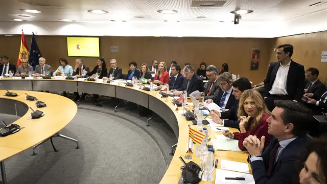 Al encuentro, presidido por la ministra de Hacienda, María Jesús Montero, ha asistido en representación de Aragón la vicepresidenta primera, Mar Vaquero.