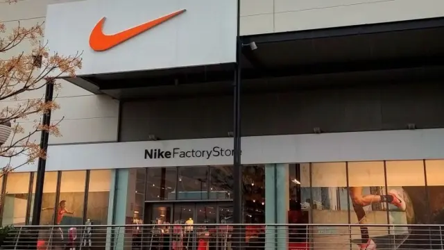 Nike Store Factory en Puerto Venecia.