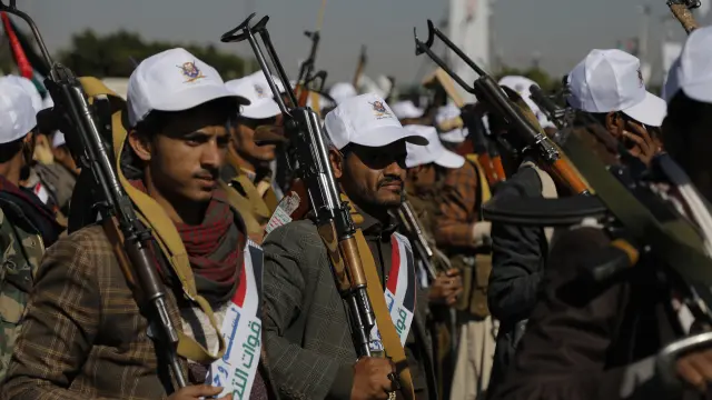 Rebeldes hutíes durante un acto en la capital de Yemen, Saná (archivo)..02/12/2023 [[[EP]]]
