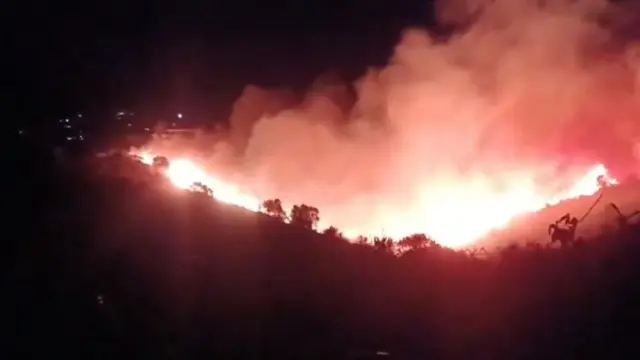 Vista del incendio en Mijas (Málaga), en la zona de las Lomas del Flamenco y Los Pedregales