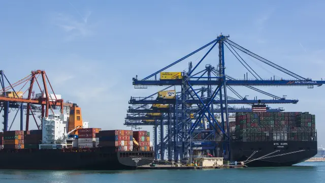 Iagen de contenedores en el Puerto de Valencia.
