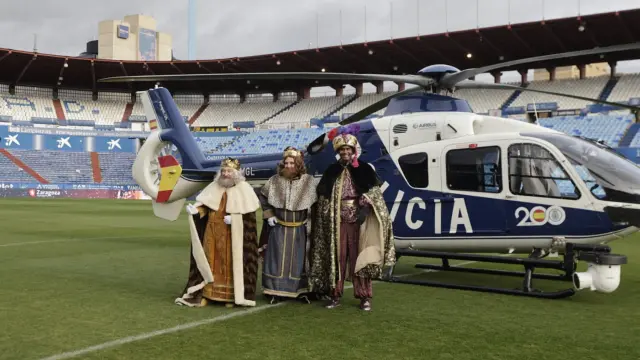 Llegada de los Reyes Magos en helicóptero en La Romareda.