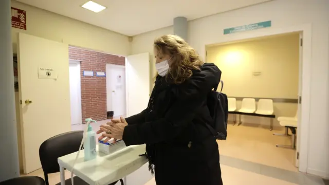 Primer día en el PAC Bombarda de Zaragoza tras recibir la instrucción del Salud con medidas para hacer frente a las infecciones respiratorias.
