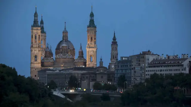 La Basílica del Pilar de Zaragoza es la catedral más grande de Aragón y de España