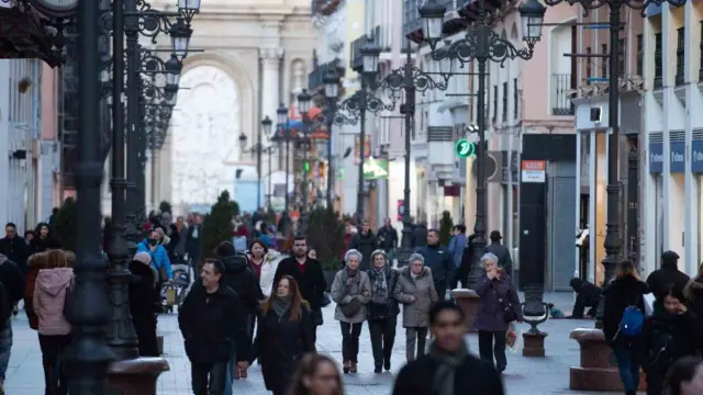 La población de Zaragoza envejece, según se desprende del análisis de Ebrópolis