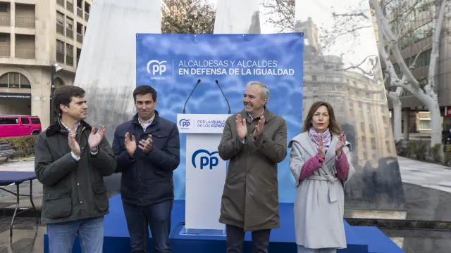Ramón Celma, Ángel Bonel, Jorge Azcón y Natalia Chueca, este sábado, en el acto del PP en Zaragoza.