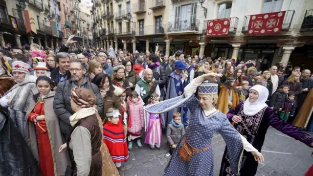 Ambiente y trajes medievales en Teruel.
