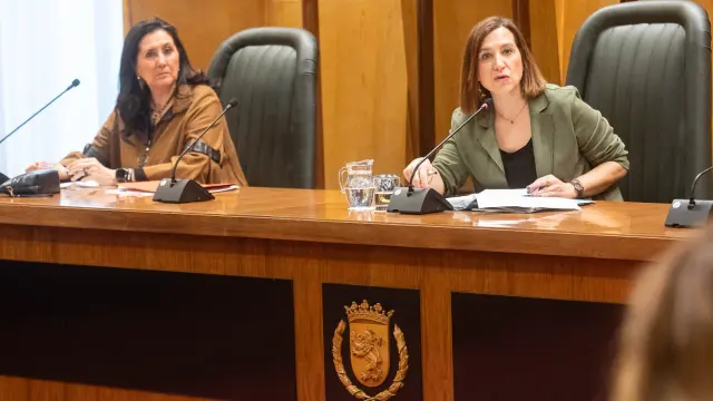 La concejala de Cultura, Educación y Turismo, Sara Fernández, durante la comisión del Área.
