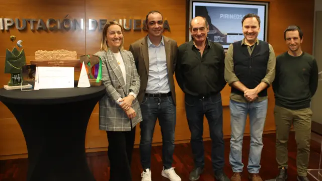 Ixea Lacau, Carlos Sampériz, Manuel Avellanas, David Asensio y Jorge García, en la sala de prensa de la DPH.