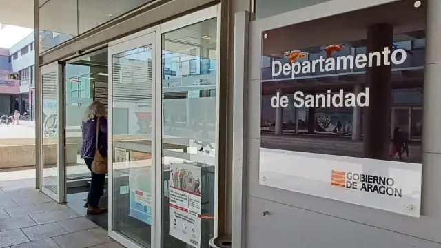 Entrada al Departamento de Sanidad del Gobierno aragonés en Zaragoza