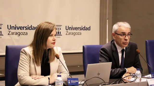 María Zúñiga y José Ángel Castellanos, este lunes en la presentación de los másteres de la Universidad de Zaragoza.