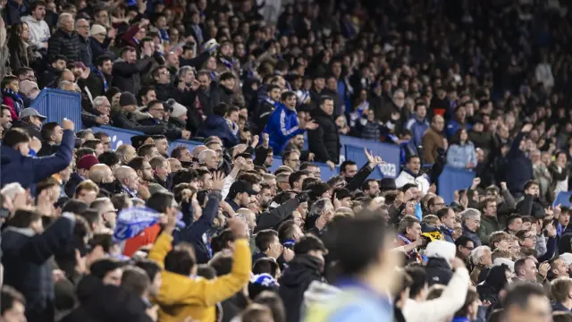 La afición de La Romareda, en la protesta llevada a cabo contra los horarios fuera del fin de semana impuestos por La Liga al Real Zaragoza durante los seis primeros meses del torneo con demasiada reiteración.
