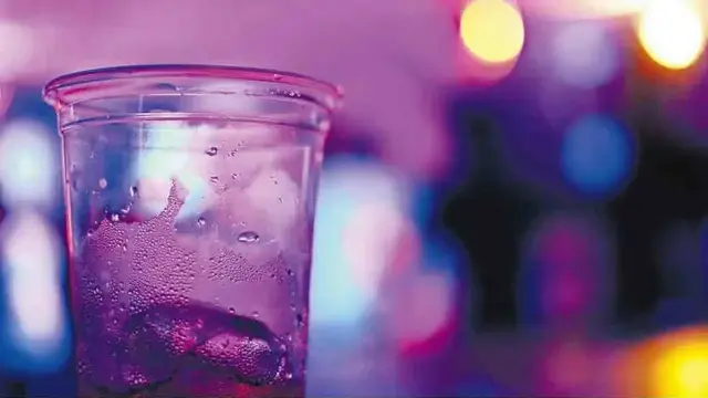 La bebida de conoce como Purple drank por su color morado.
