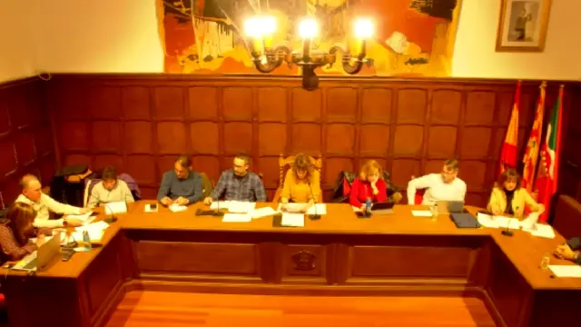 Primer pleno ordinario del Ayuntamiento de Biescas después de la moción de censura que dio la alcaldía a la socialista Lorena Cajal.