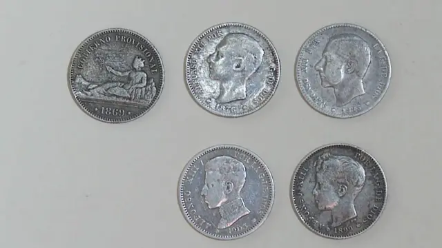 Monedas del tiempo de la peseta. Un duro eran cinco pesetas.