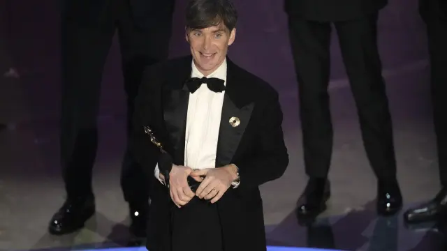 Cillian Murphy accepts the award for best performance by an actor in a leading role for "Oppenheimer" during the Oscars on Sunday, March 10, 2024, at the Dolby Theatre in Los Angeles. (AP Photo/Chris Pizzello)