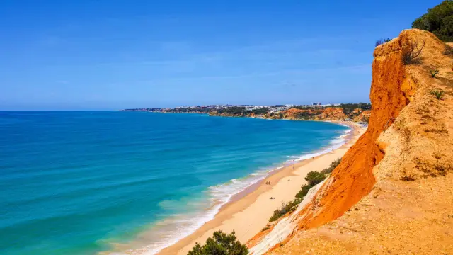 Esta playa de Portugal es la mejor del mundo, según los Travelers' Choice Awards