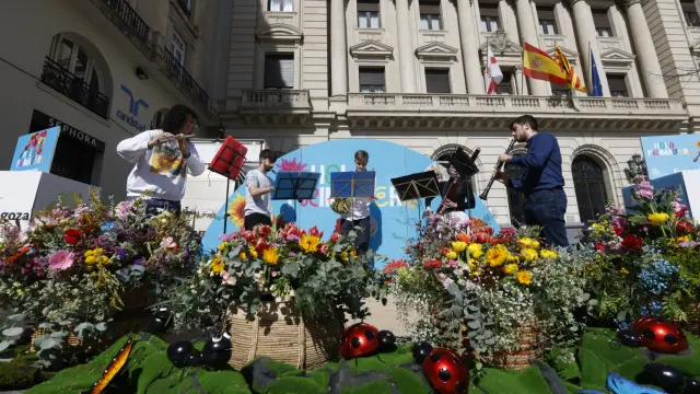 Concierto del Quinteto Aura en la plaza de España.
