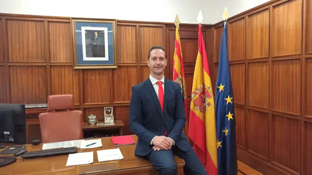 Enrique Gómez, el nuevo subdelegado del Gobierno en Teruel, en su despacho.