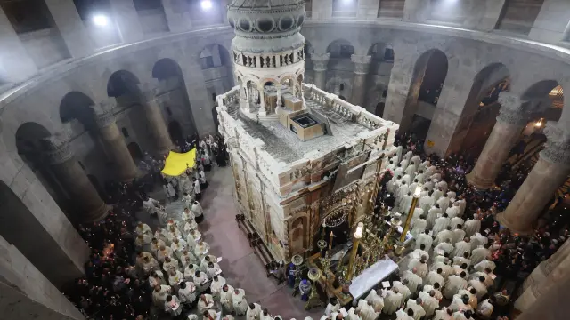 Ceremonia en la iglesia del Santo Sepulcro de Jerusalén.
