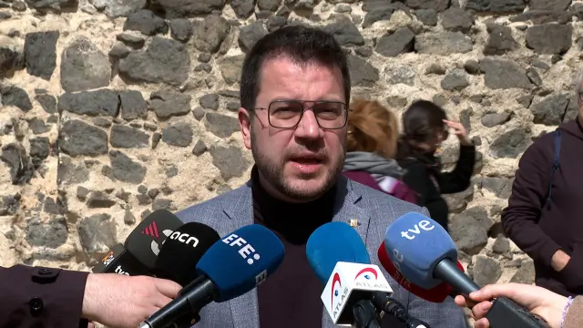 El presidente de la Generalitat, Pere Aragonès, en declaraciones a los periodistas en Hostalric (Girona)..EUROPA PRESS..30/03/2024 [[[EP]]]