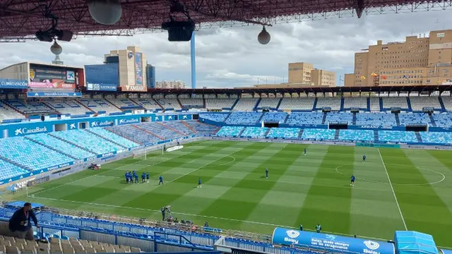 Los futbolistas, a su llegada a La Romareda hora y media antes del partido Real Zaragoza-Tenerife de este domingo.