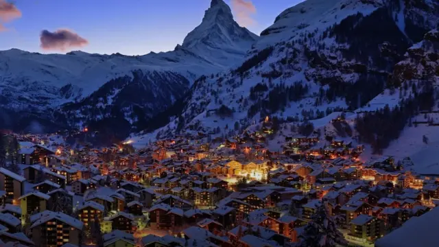 Vista de Zermatt, uno de los principales destinos de esquí en los Alpes suizos