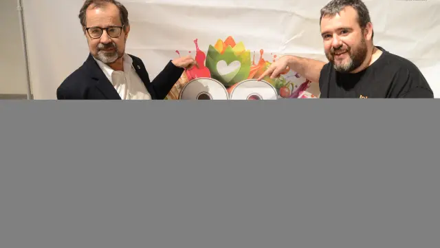 Emilio Garrido y Luis Salcedo, con algunas de las tapas preparadas en la presentación de las Fiestas de la Verdura