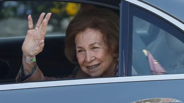 La reina Sofía sale del hospital