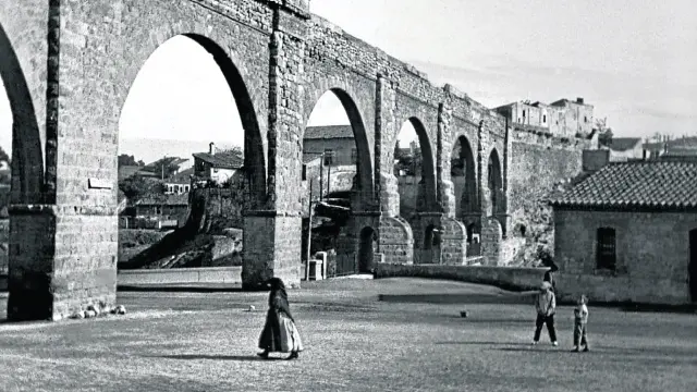 Imagen del acueducto renacentista de Los Arcos, tomada en 1923.
