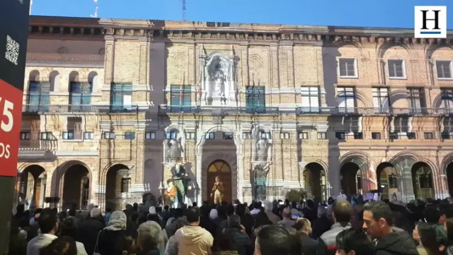 Proyección sobre la fachada del ayuntamiento de Zaragoza en homenaje a la figura de Goya