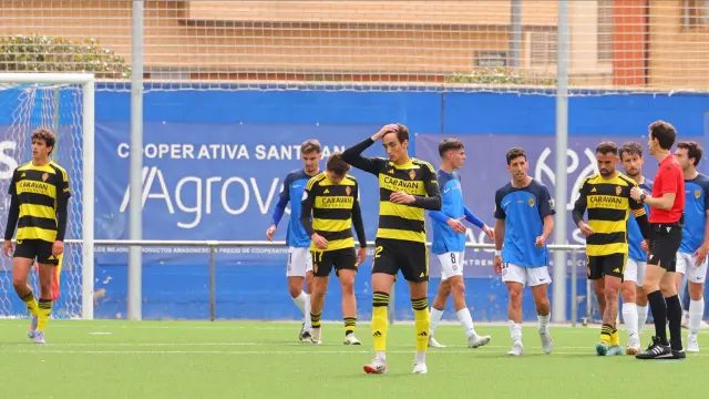 Un pasaje del partido Utebo-Aragón del mes pasado en el campo utebano de Santa Ana, que ganaron los locales 3-2.