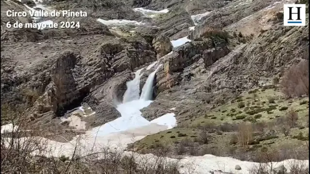 Desplazamientos de capas de nieve en el circo del Valle de Pineta, debido a la cantidad acumulada