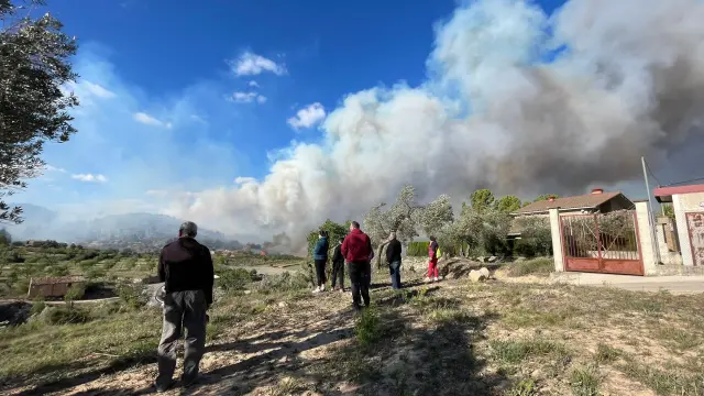 Foto del incendio forestal en Lledó (Teruel)