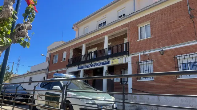 Vista general del cuartel de la Guardía Civil de Llíria donde ha sido detenido un hombre de 69 años como presunto autor de delitos de agresión sexual,