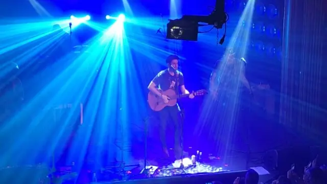 Javier Macipe, en el concierto de 'La estrella azul' en la sala Oasis.