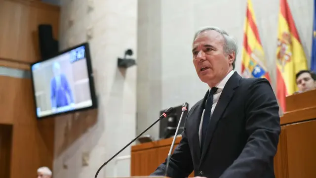 El presidente aragonés, Jorge Azcón, en su comparecencia de este jueves ante el pleno de las Cortes.