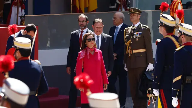 La ministra de Defensa, Margarita Robles, a su llegada al desfile militar con motivo del Día de las Fuerzas Armadas en Oviedo