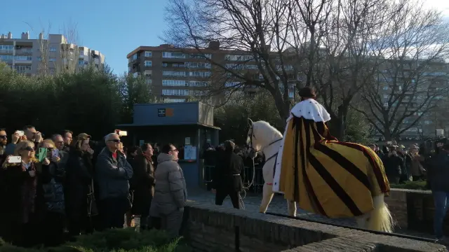"¡Viva el Rey!", se escucha entre los asistentes.