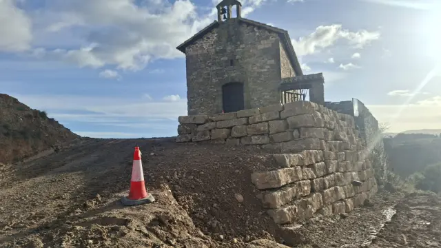 Muro del cementerio de Javierre.