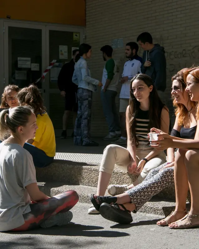 Estudiantes de la Universidad de Zaragoza en el campus de San Francisco.