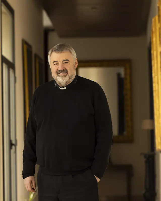 El arzobispo de Zaragoza, Carlos Escribano, este martes en el palacio arzobispal.