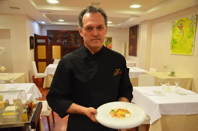 Jorge Lara, del restaurante Goralai, con la receta de ajoarriero con curry rojo.